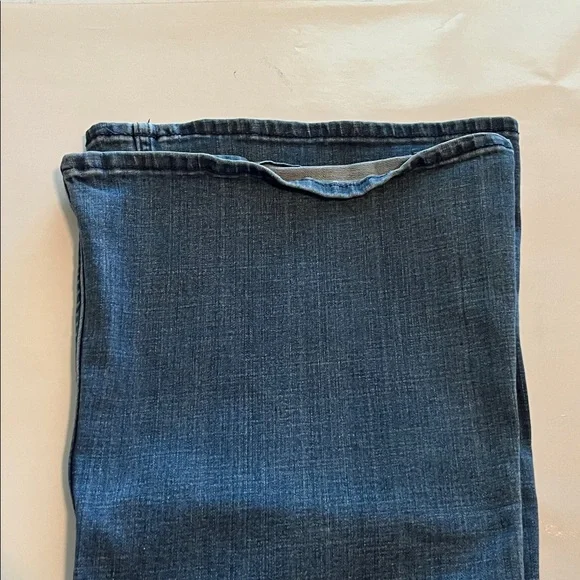 Abercrombie & Fitch Flare Leg High Rise Size 27 - Picture 13 of 16